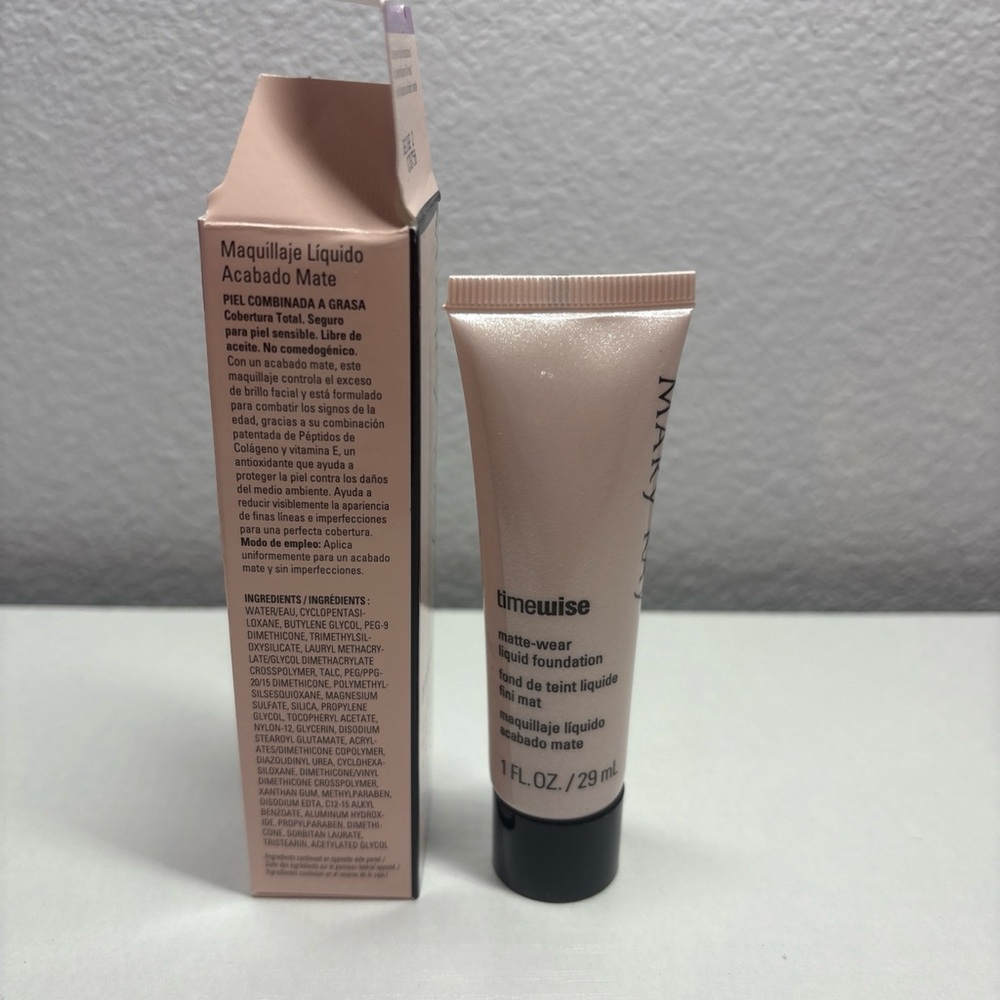 Mary Kay Timewise Matte-Wear Liquid Foundation 1fl Oz Beige 2 - Picture 5 of 6